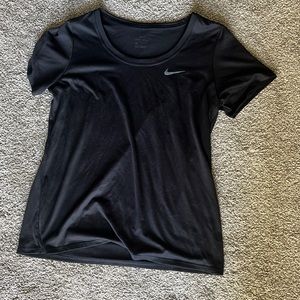 Women’s Nike dri-fit black short sleeve tee shirt